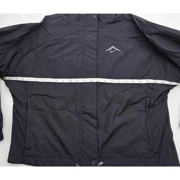 Nike Trail Women's Size XS Black Oversized Repel UV Running Jacket NWT - Picture 8 of 11